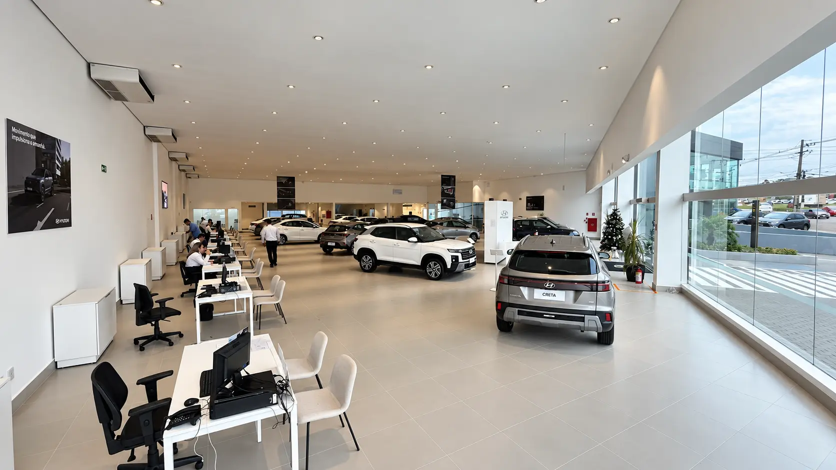 Case Requalli — vista panorâmica de showroom Hyundai